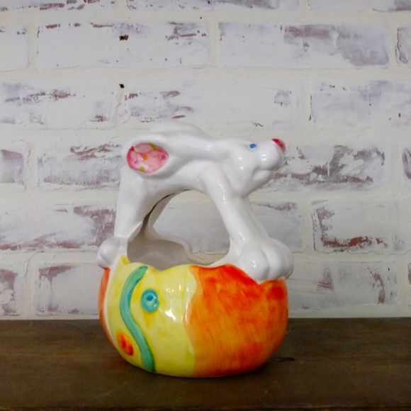 Vintage  Easter Bunny basket - Picture 1 of 1